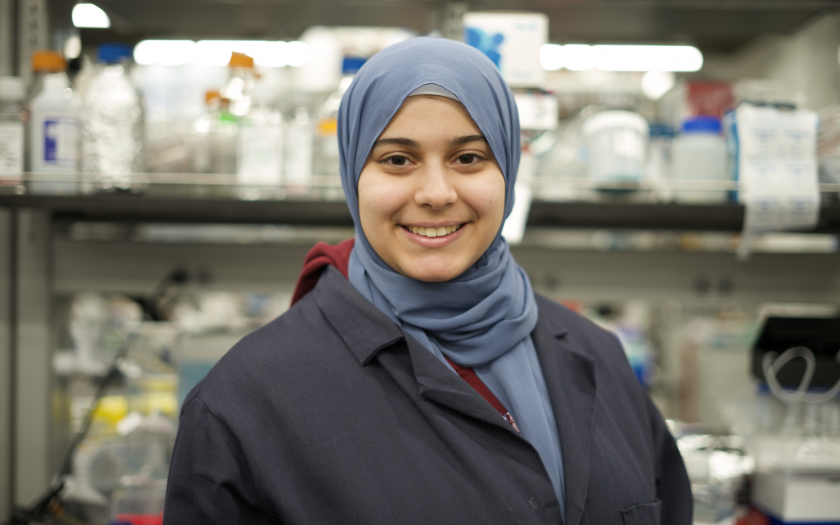 Injy El-Dib in a lab